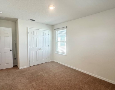 2922 Crest Drive - Photo Thumbnail 21