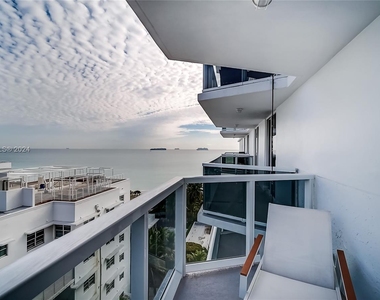 2401 Collins Ave - Photo Thumbnail 9