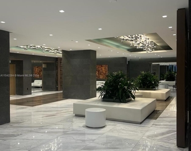 400 Sunny Isles Blvd - Photo Thumbnail 1