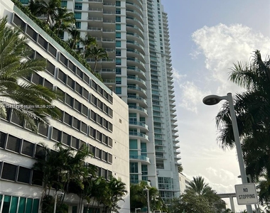 350 S Miami Ave - Photo Thumbnail 1