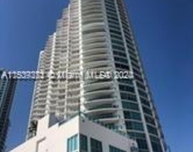 350 S Miami Ave - Photo Thumbnail 2