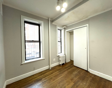 Mott & Prince St - Photo Thumbnail 5