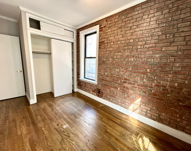 Mott & Prince St - Photo Thumbnail 8