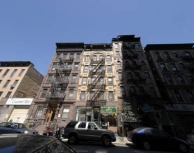 East 82nd Street - Photo Thumbnail 4