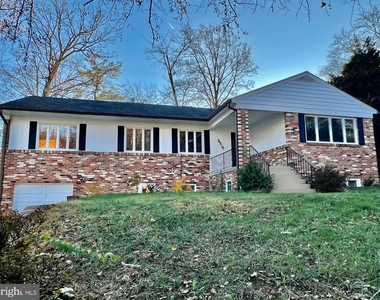 5912 Onondaga Rd - Photo Thumbnail 1