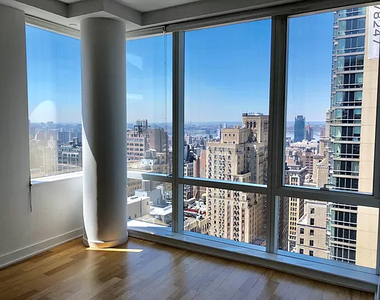 450 West 42nd Street - Photo Thumbnail 3