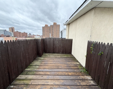 212 East 105th Street - Photo Thumbnail 1