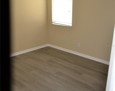 9523 Greenpointe - Photo Thumbnail 4