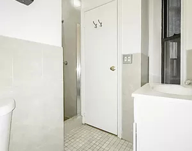 527 West 48th Street - Photo Thumbnail 5