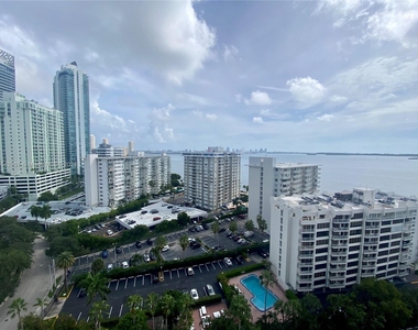 1450 Brickell Bay Dr - Photo Thumbnail 7