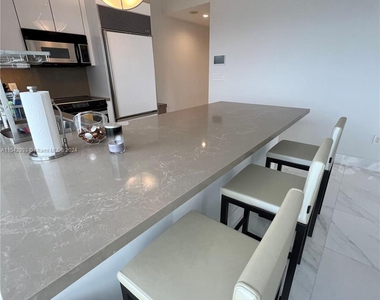 1435 Brickell Ave - Photo Thumbnail 7