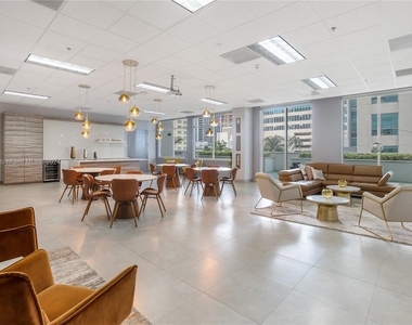 1200 Brickell Bay Dr - Photo Thumbnail 9