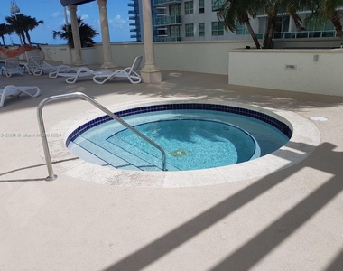 1200 Brickell Bay Dr - Photo Thumbnail 8