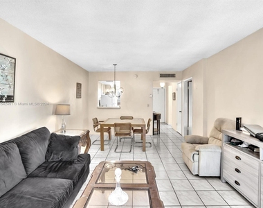 1333 E Hallandale Beach Blvd - Photo Thumbnail 20