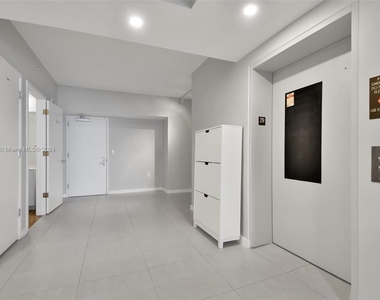 1010 Brickell Ave - Photo Thumbnail 7