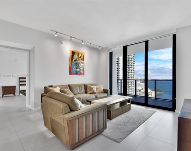 1010 Brickell Ave - Photo Thumbnail 13