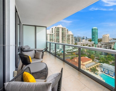 5875 Collins Ave - Photo Thumbnail 9