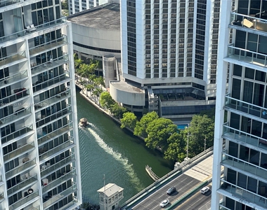 495 Brickell Ave - Photo Thumbnail 1