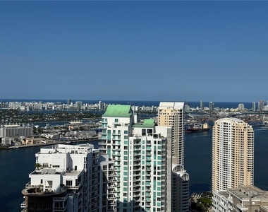 495 Brickell Ave - Photo Thumbnail 3