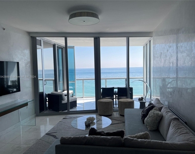 17121 Collins Ave - Photo Thumbnail 0