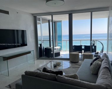 17121 Collins Ave - Photo Thumbnail 1