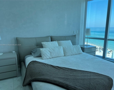 17121 Collins Ave - Photo Thumbnail 13