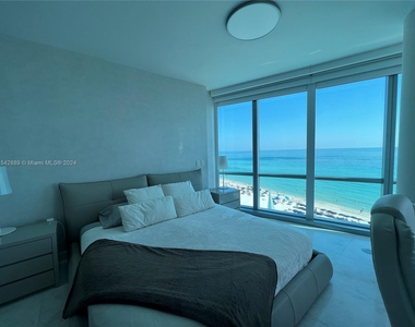 17121 Collins Ave - Photo Thumbnail 9