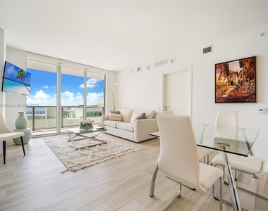 1300 Brickell Bay Dr - Photo Thumbnail 5