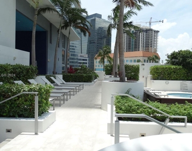 1300 Brickell Bay Dr - Photo Thumbnail 16