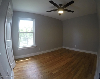 517 Asbury Avenue - Photo Thumbnail 14