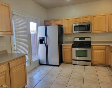 8458 Pico Rivera Avenue - Photo Thumbnail 4