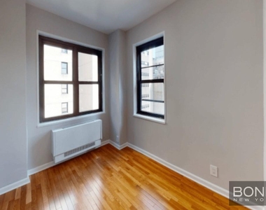 301 East 47th Street - Photo Thumbnail 4