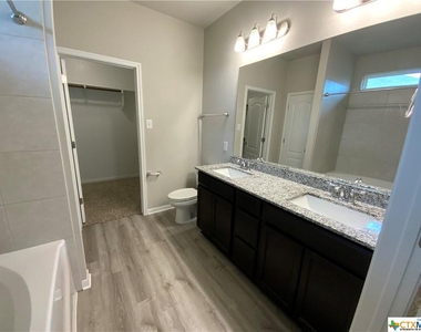 1236 Grand Oak Trail - Photo Thumbnail 8