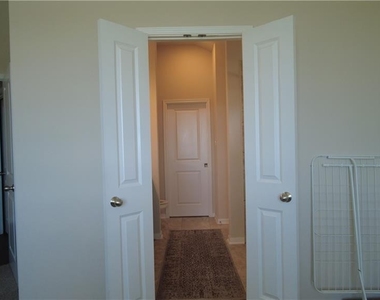 1304 Lakeway Crossing Drive - Photo Thumbnail 5