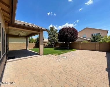 1249 W Montelupo Drive - Photo Thumbnail 27