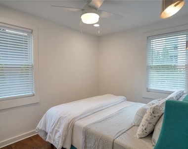 367 Ashley Avenue Ne - Photo Thumbnail 32