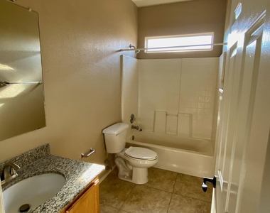 13249 W Watson Lane - Photo Thumbnail 12