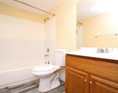 3313 N 68th Street - Photo Thumbnail 11