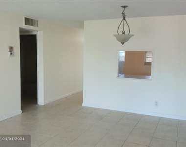 1541 S Ocean Blvd - Photo Thumbnail 5