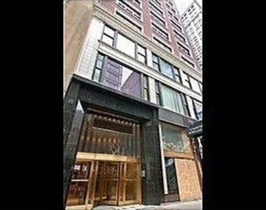 5 N Wabash Avenue - Photo Thumbnail 0