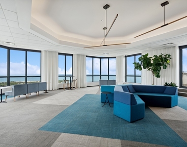 3660 N Lake Shore Drive - Photo Thumbnail 12