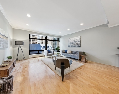 680 N Lake Shore Drive - Photo Thumbnail 11