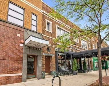 2577 N Downer Ave - Photo Thumbnail 8