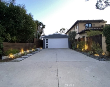 656 Rosecrans Avenue - Photo Thumbnail 2