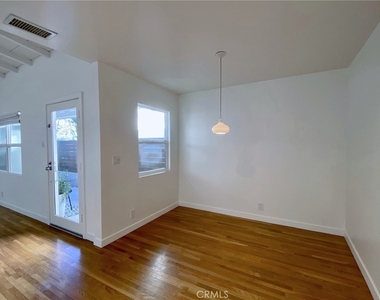 656 Rosecrans Avenue - Photo Thumbnail 12