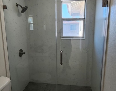 6256 Westbridge Avenue - Photo Thumbnail 5