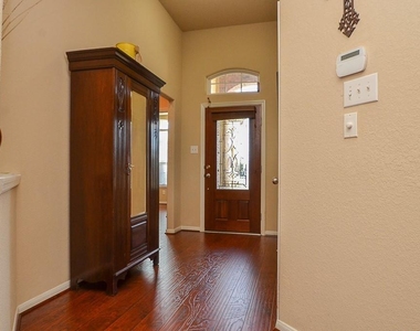 9502 Herons Grove Lane - Photo Thumbnail 2