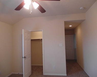 3439 Lilac Ranch Drive - Photo Thumbnail 15