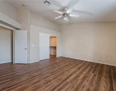 1029 Nevada Sky Street - Photo Thumbnail 10