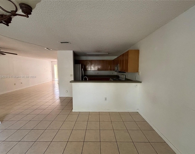 9283 Nw 54th St - Photo Thumbnail 15